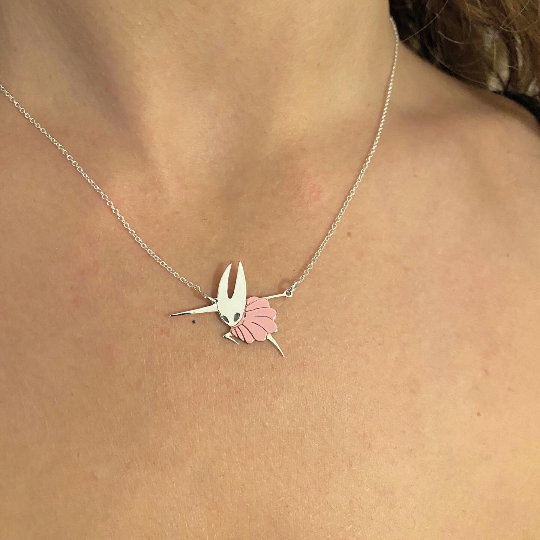 Hari Necklace puesto