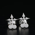 Utsuro Earrings de presión en plata de ley con diseño simbólico inspirado en la ausencia y la forma minimalista